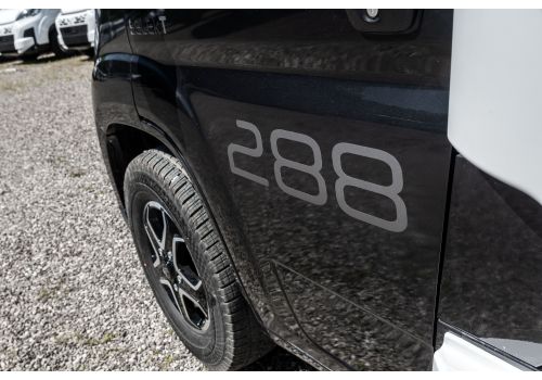 Autocaravana Perfilada ROLLER TEAM Kronos 288TL Black Edition Nueva en Venta