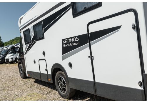 Autocaravana Perfilada ROLLER TEAM Kronos 288TL Black Edition Nueva en Venta