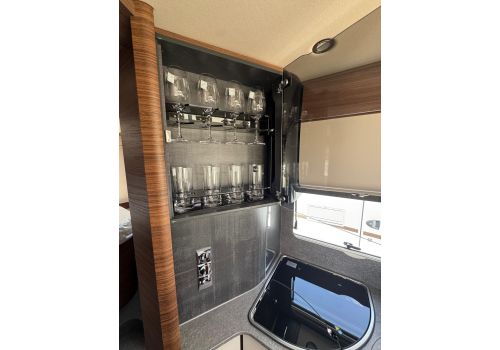 Autocaravana Integral CARTHAGO Chic C-Line I 5.0 L QB Nueva en Venta