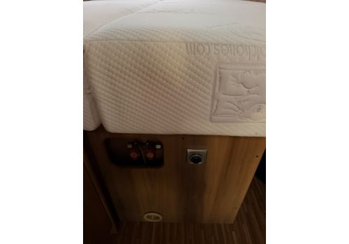 Autocaravana Perfilada BURSTNER Nexxo T660 de Ocasión
