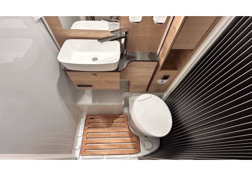Autocaravana Integral DETHLEFFS Globebus I1 2027 en Alquiler