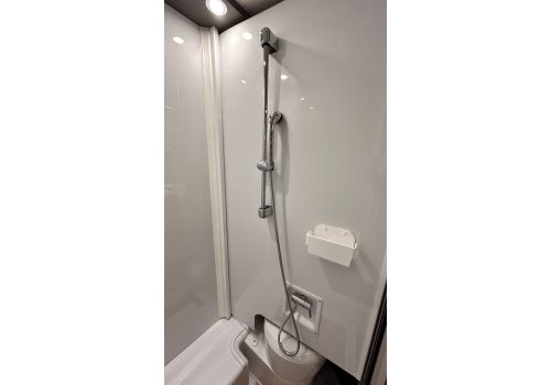 Autocaravana Integral DETHLEFFS Globebus I1 2027 en Alquiler