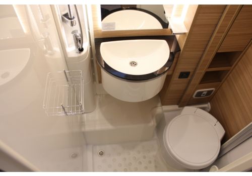 Autocaravana Perfilada DETHLEFFS Globebus T 1 modelo 2017 de Ocasión