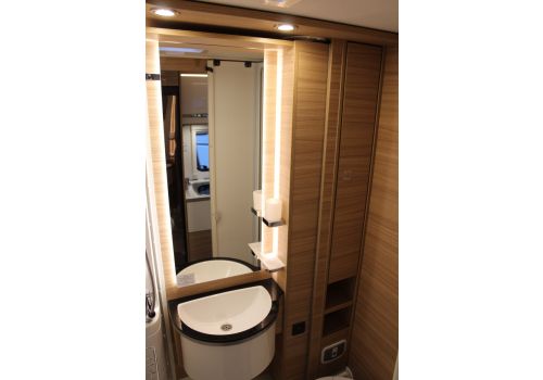 Autocaravana Perfilada DETHLEFFS Globebus T 1 modelo 2017 de Ocasión