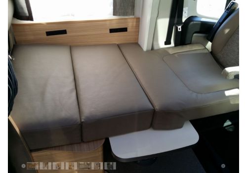 Autocaravana Perfilada DETHLEFFS Globebus T 1 modelo 2017 de Ocasión