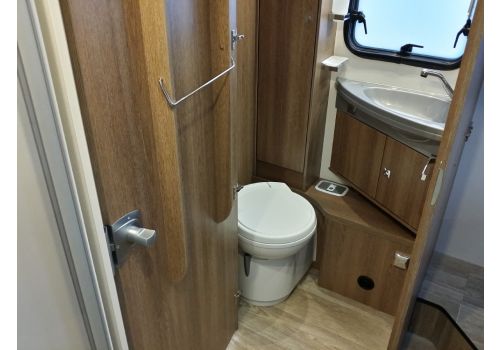Autocaravana Integral DETHLEFFS Trend I 7057 DBM de Ocasión
