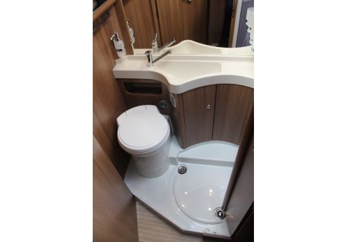 Autocaravana Perfilada CARTHAGO C Tourer T 142 de Ocasión