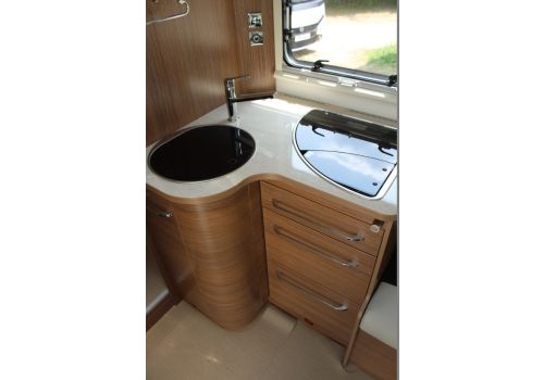 Autocaravana Integral ITINEO MC740 modelo 2018 Nueva en Venta