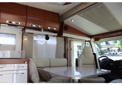 Autocaravana Integral RAPIDO 8094 dF modelo 2020 de Ocasión