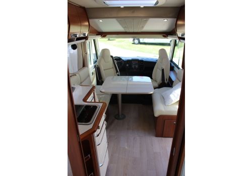 Autocaravana Integral RAPIDO 8094 dF modelo 2020 de Ocasión