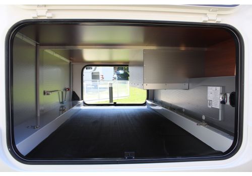 Autocaravana Integral RAPIDO 8094 dF modelo 2020 de Ocasión