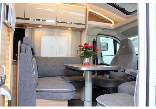 Autocaravana Perfilada DETHLEFFS Globebus T 7 modelo 2019 de Ocasión