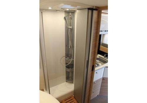 Autocaravana Perfilada DETHLEFFS Globebus T 7 modelo 2019 de Ocasión