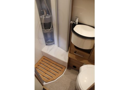 Autocaravana Perfilada DETHLEFFS Globebus T 6 modelo 2019 de Ocasión