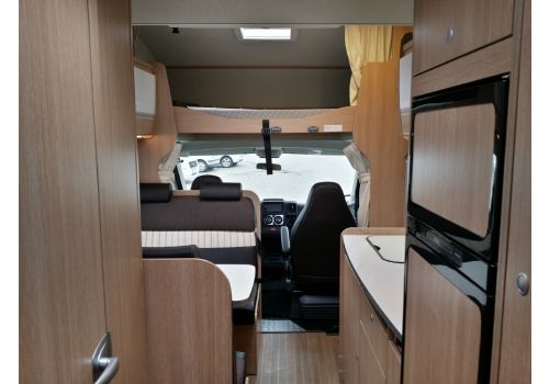 Autocaravana Capuchina SUNLIGHT A-70 con amplio garaje de Ocasión