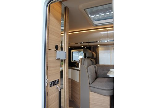 Autocaravana Integral DETHLEFFS Globebus I 7 acabado GT Black modelo 2018 de Ocasión
