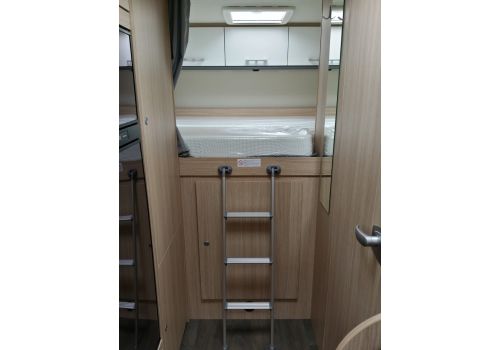 Autocaravana Capuchina SUNLIGHT A-70 con amplio garaje de Ocasión