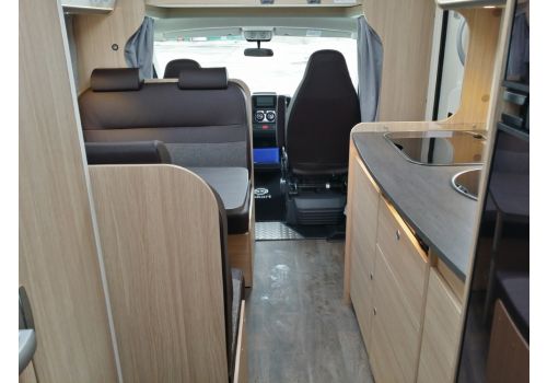 Autocaravana Capuchina SUNLIGHT A-70 con amplio garaje de Ocasión