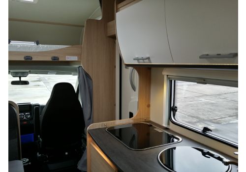 Autocaravana Capuchina SUNLIGHT A-70 con amplio garaje de Ocasión