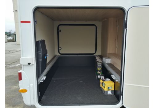 Autocaravana Capuchina SUNLIGHT A-70 con amplio garaje de Ocasión