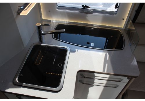 Autocaravana Perfilada RAPIDO 666F Modelo 2018 de Ocasión