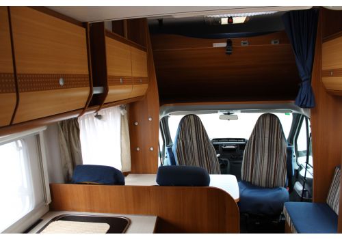 Autocaravana Capuchina CARADO A 241 de Ocasión