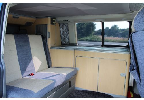 Furgoneta Cámper VOLKSWAGEN Transporter T5 Comfortline de Ocasión
