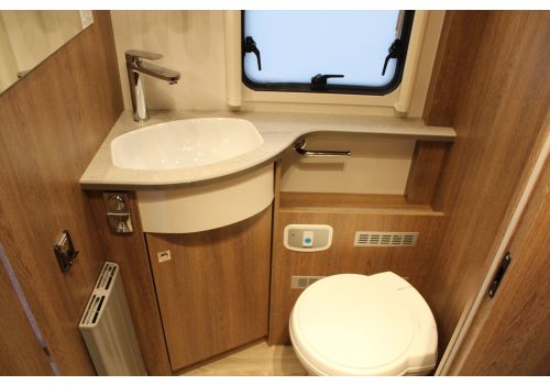 Autocaravana Capuchina DETHLEFFS Alpa A 6820-2 Modelo 2019 de Ocasión