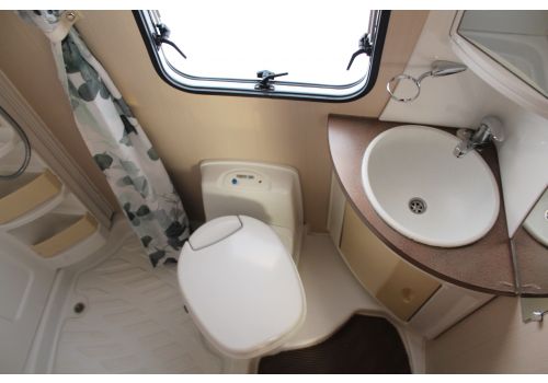 Autocaravana Capuchina CHALLENGER Genesis 43 de Ocasión