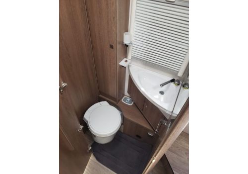 Autocaravana Perfilada DETHLEFFS Dethleffs Trend 7057 DBM de Ocasión