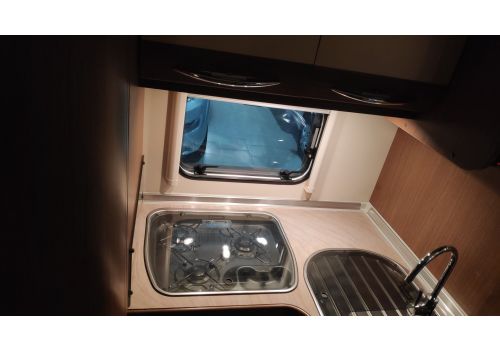 Autocaravana Perfilada BURSTNER Solano T727 de Ocasión