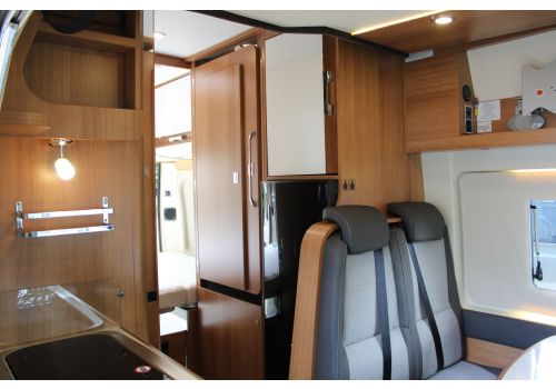 Furgoneta Cámper DREAMER Camper Van XL Nueva en Venta