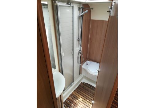 Autocaravana Integral BURSTNER Viseo I 696 de Ocasión