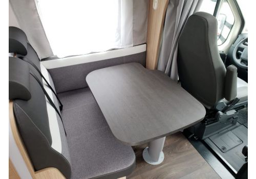 Autocaravana Perfilada SUNLIGHT T 69 L en Alquiler