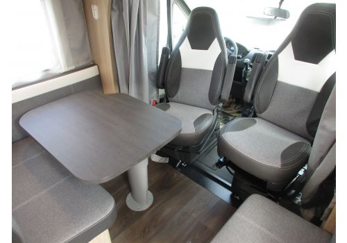 Autocaravana Perfilada SUNLIGHT T 69 L de Ocasión