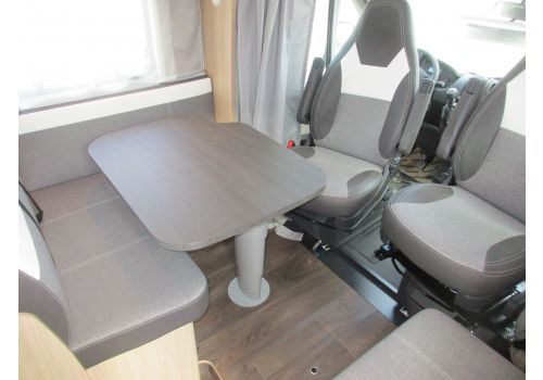 Autocaravana Perfilada SUNLIGHT T 69 L de Ocasión