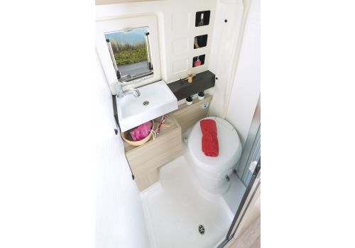 Furgoneta Cámper DREAMER Fun D43 UP Red Addict Modelo 2021 de Ocasión