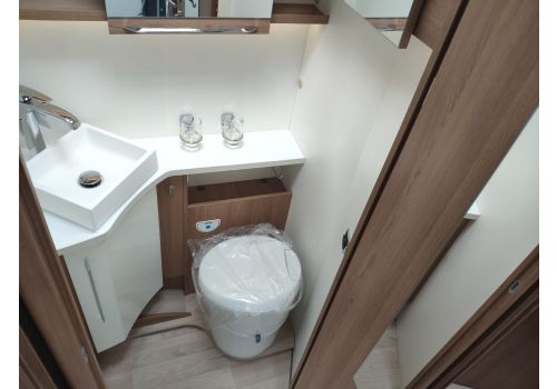 Autocaravana Perfilada RAPIDO 666F Modelo 2020 Nueva en Venta