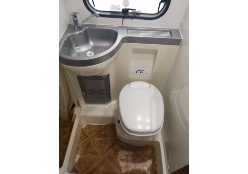 Autocaravana Capuchina RIMOR Trimarano 9 de Ocasión