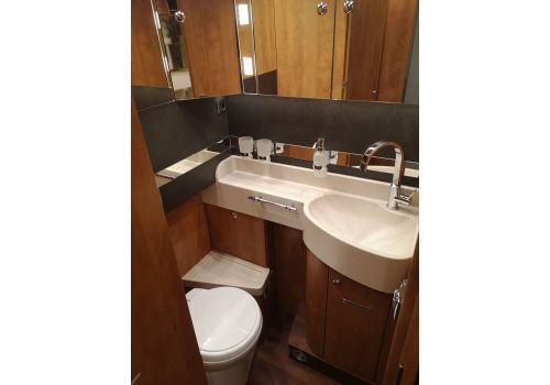 Autocaravana Integral CARTHAGO C-Line I 4.9 modelo 2020 de Ocasión