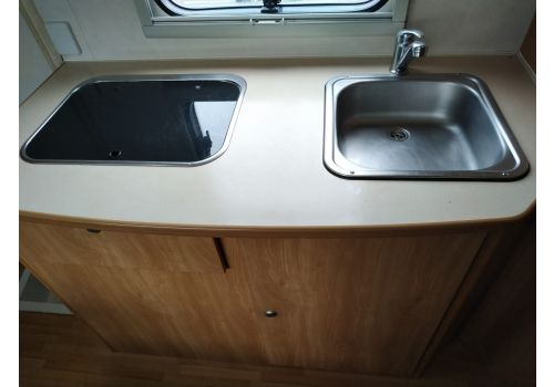Autocaravana Capuchina RIMOR Katamarano AGF 77S3 de Ocasión