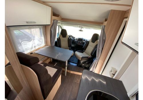 Autocaravana Perfilada SUNLIGHT V66 de Ocasión