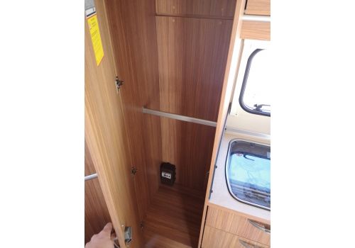 Autocaravana Perfilada BURSTNER Ixeo T664 de Ocasión