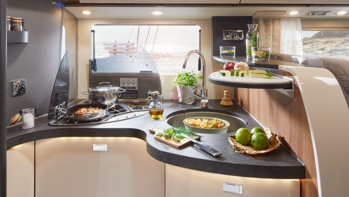 Cocina de una autocaravana Carthago C2 Tourer